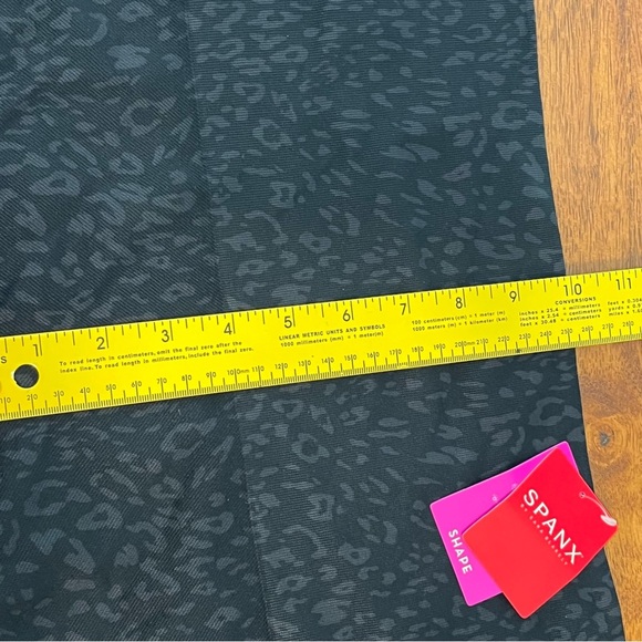 NWT SPANX Black Cheetah Animal Print Seamless Leggings 1X - Picture 7 of 9